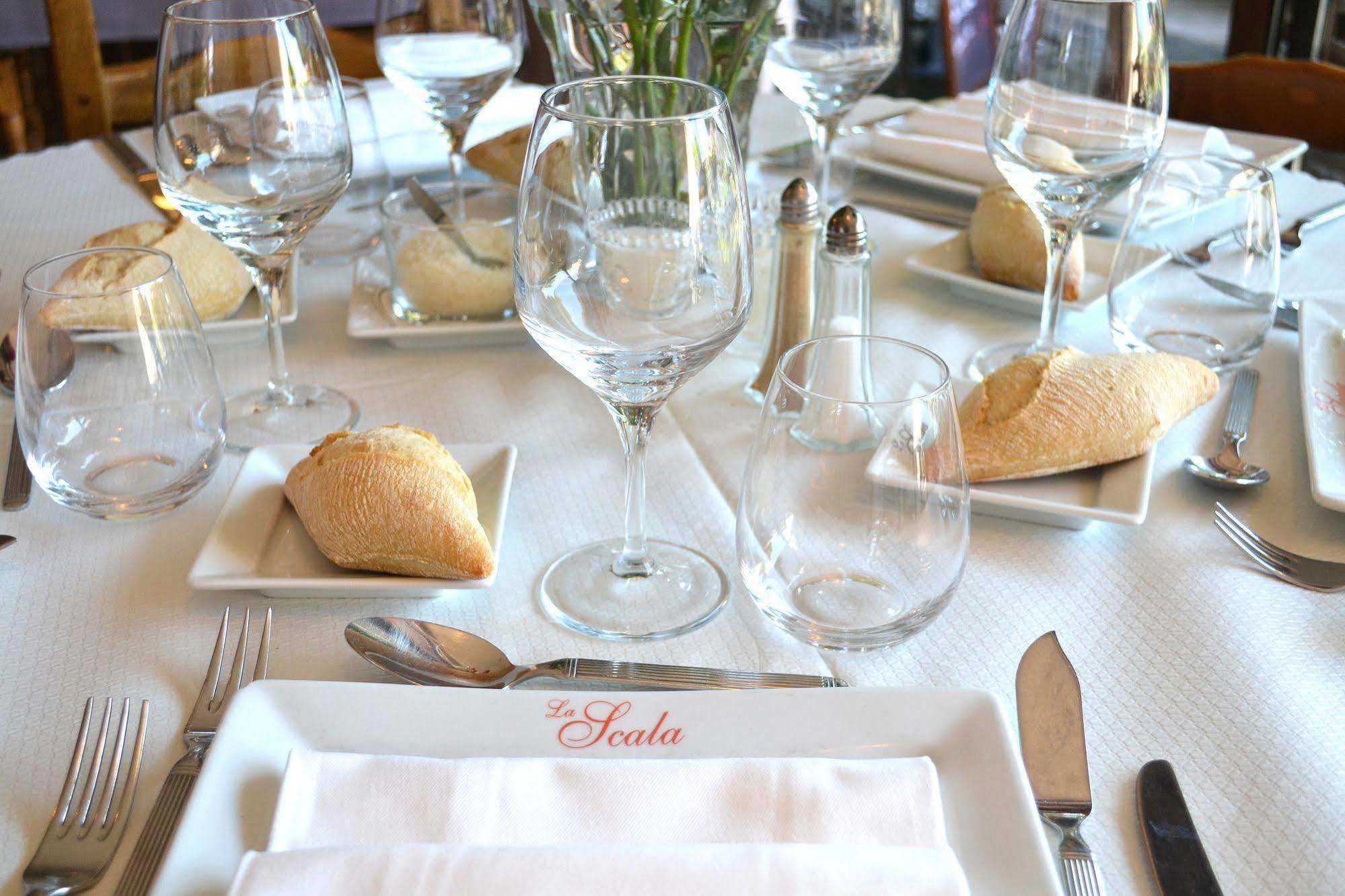 Hotel La Scala Pithiviers Kültér fotó