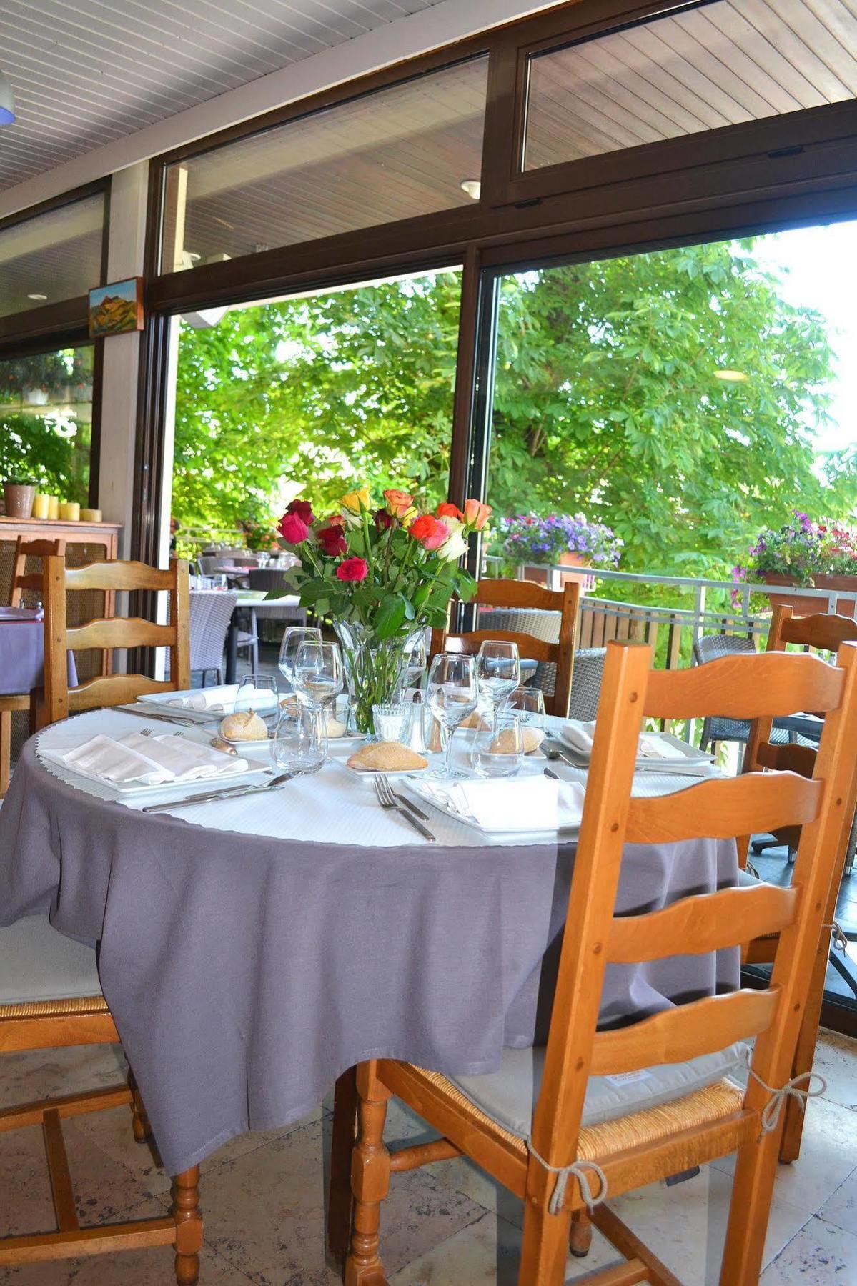 Hotel La Scala Pithiviers Kültér fotó