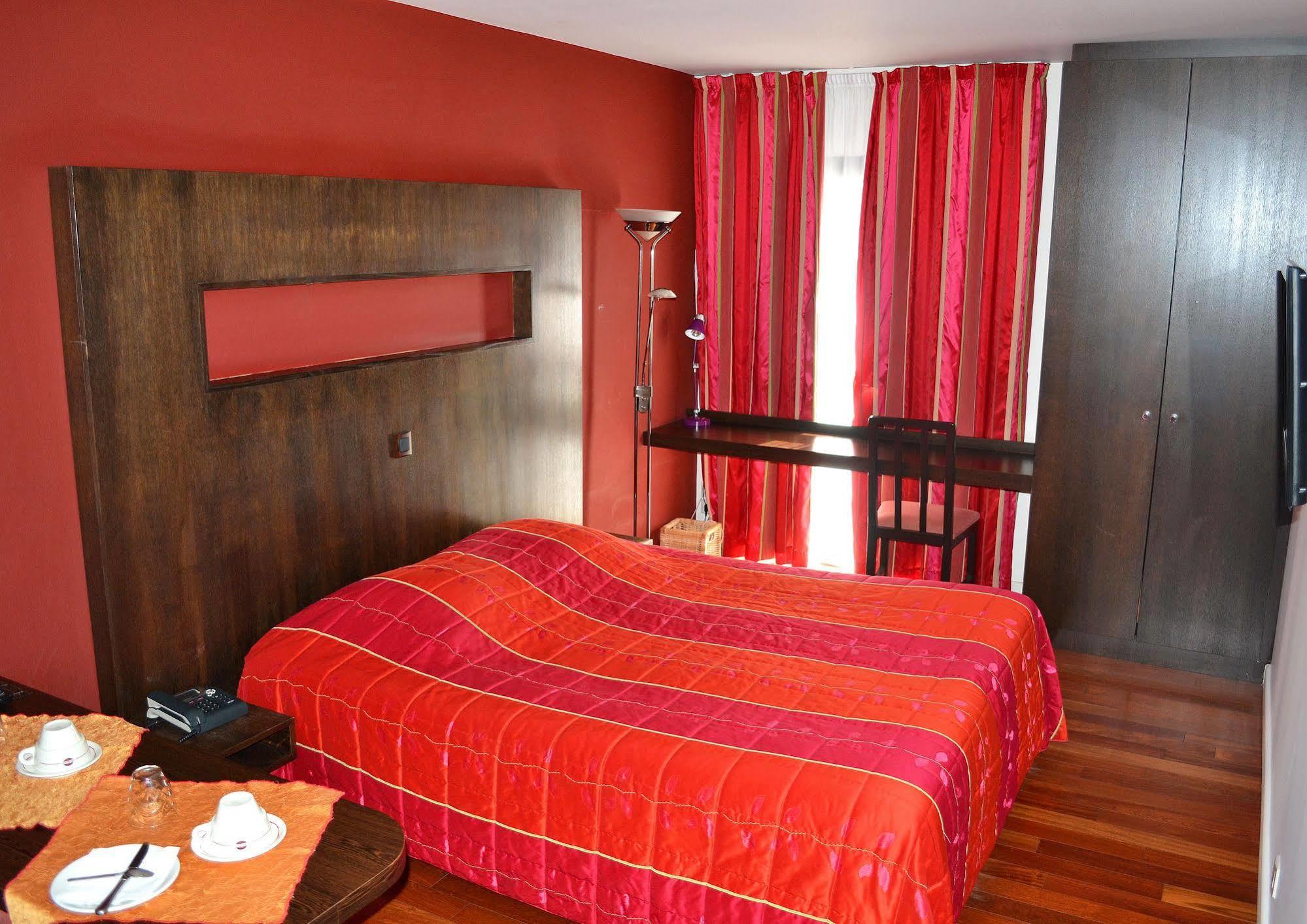 Hotel La Scala Pithiviers Kültér fotó