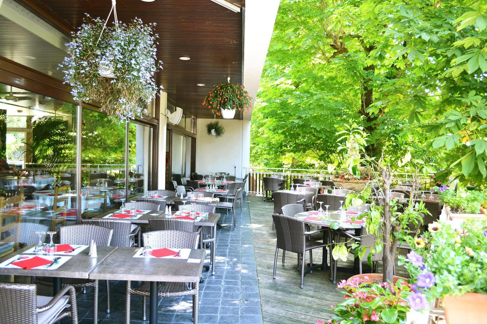 Hotel La Scala Pithiviers Kültér fotó