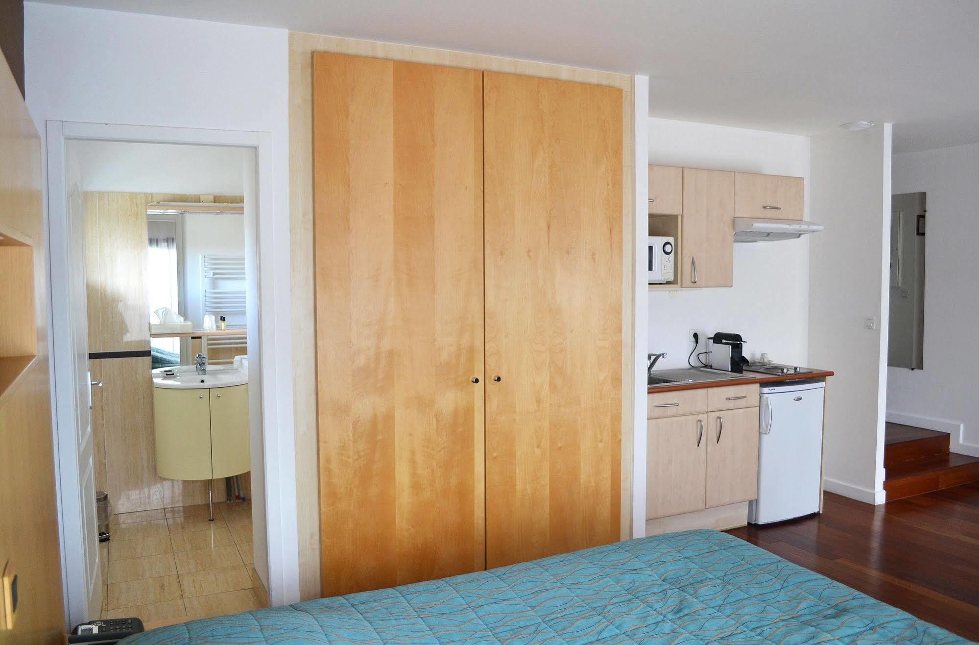 Hotel La Scala Pithiviers Kültér fotó