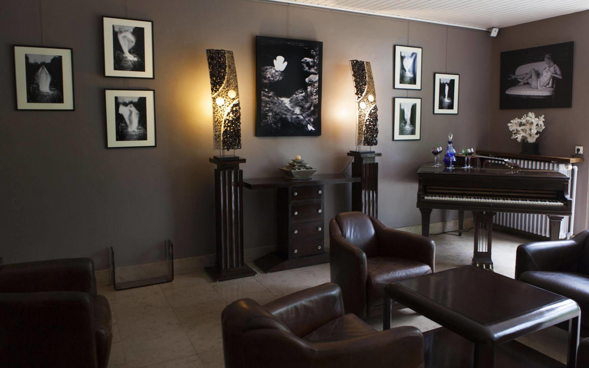 Hotel La Scala Pithiviers Kültér fotó