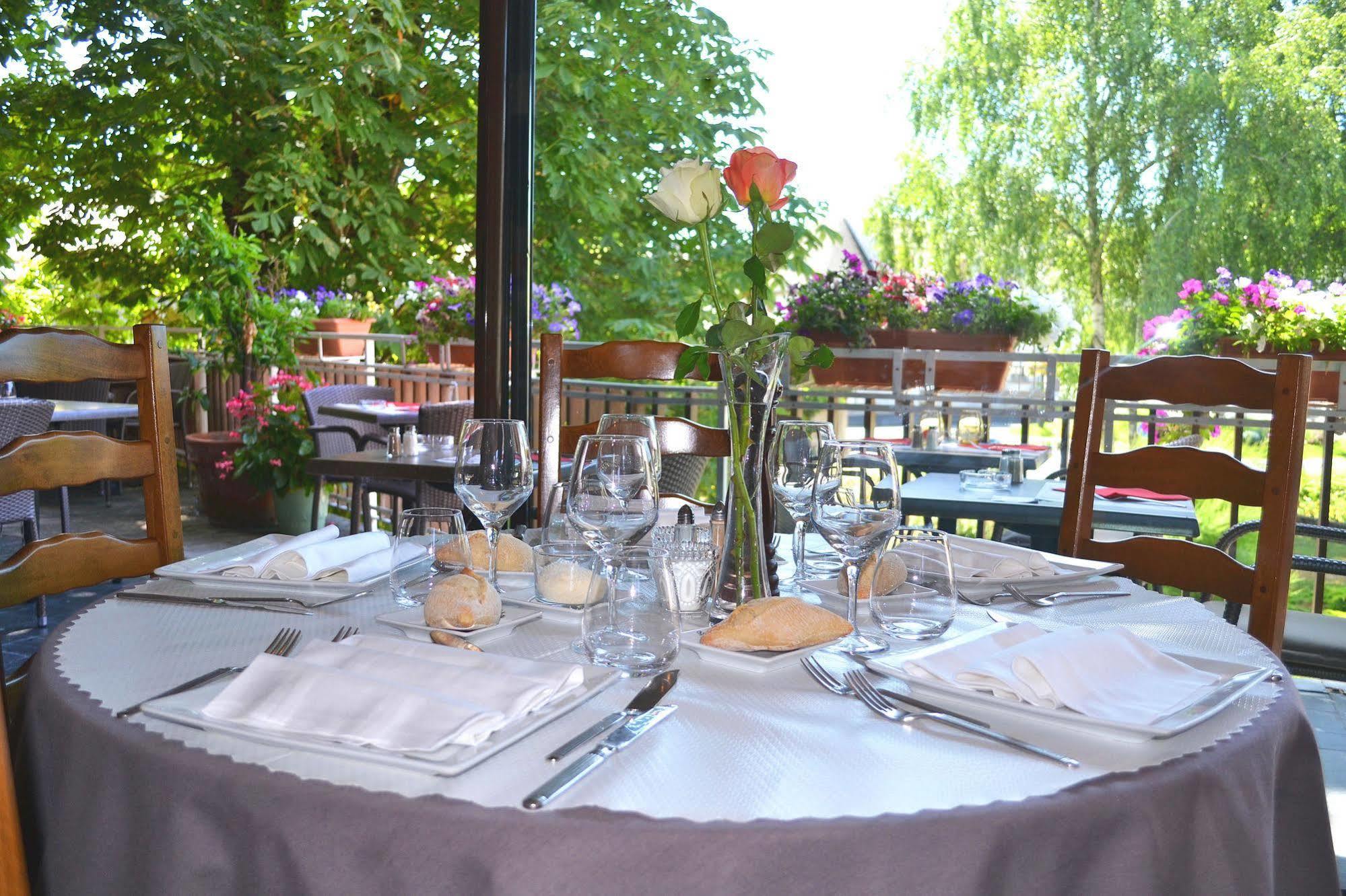 Hotel La Scala Pithiviers Kültér fotó